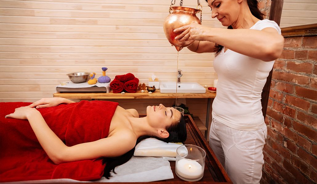 هل تناسب جلسات مساج نسائية منزلية المرأة بعد الولادة؟