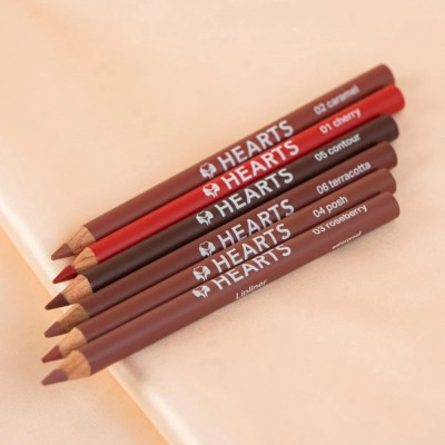 هارتس محدد شفاه